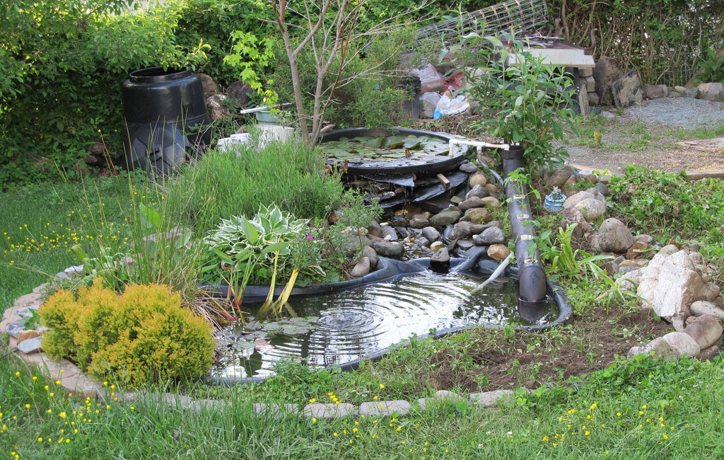 Garden water feature